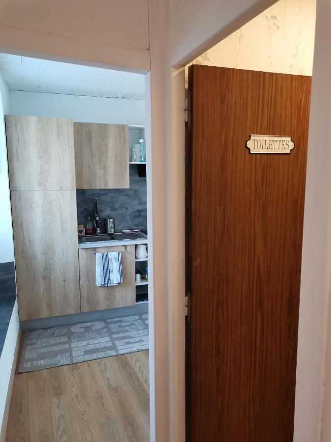 La Ruche Cantalienne Saint-Etienne-de-Chomeil Zimmer foto